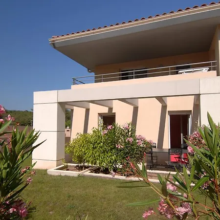 Les Parasols D'argens Apart-hotel 3*